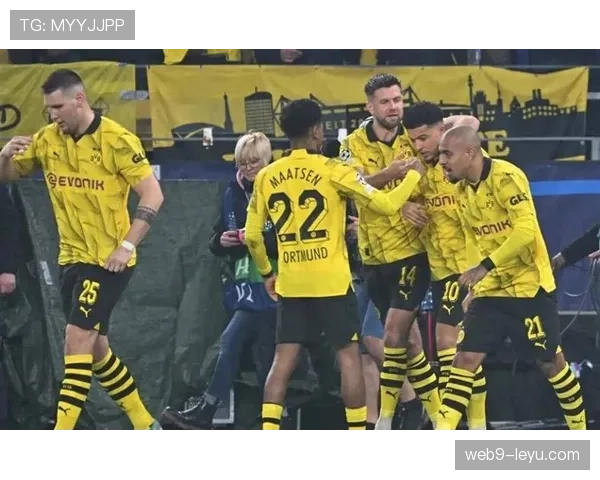 鲁尔区德比战火重燃:多特蒙德主场迎战劲敌,球迷热情沸腾 鲁尔区德比战火重燃:多特蒙德主场迎战劲敌,球迷热情沸腾