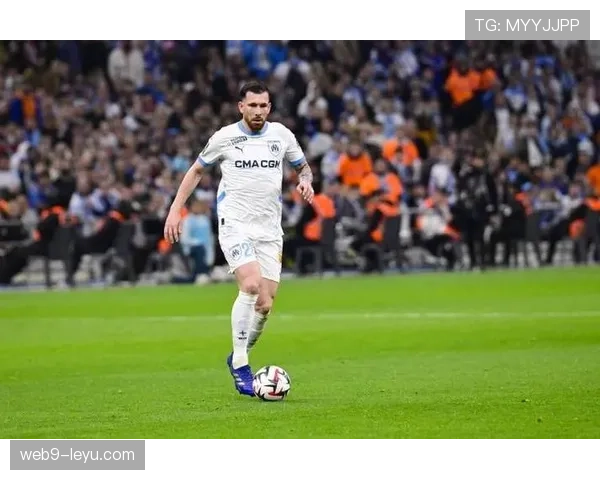 霍伊别尔防守出色，助热刺后防线稳如磐石